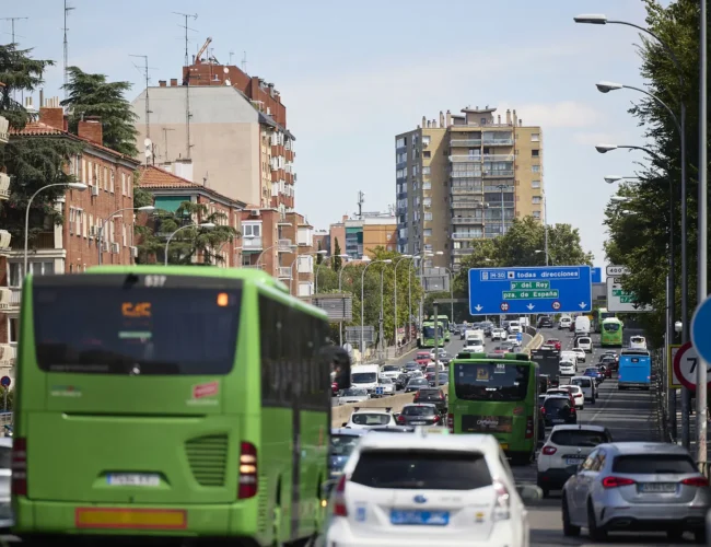 Más frecuencia de trenes en la C-5, carril bus y R-5 gratis para autobuses: el plan del Gobierno ante el soterramiento de la A-5