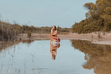 María Pérez Perales presenta Maresía. Bajo un cielo rosicler