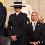 Melania Trump oculta la mirada con un sombrero carne de memes ‘made in USA’ para su retorno a la Casa Blanca