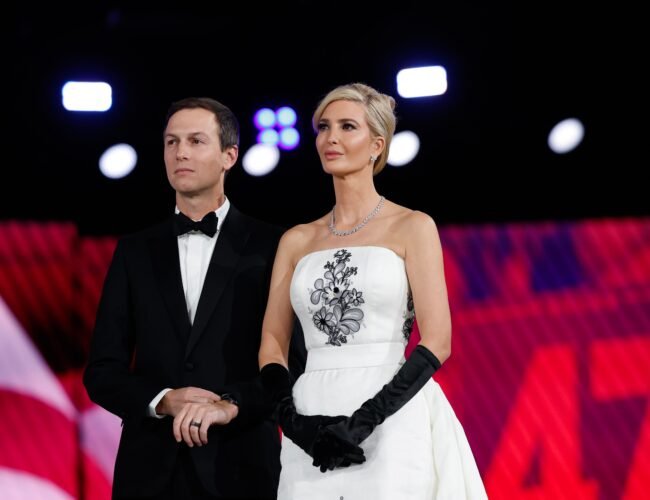 El extraño homenaje de Ivanka Trump a Audrey Hepburn al copiar su icónico vestido de ‘Sabrina’ para el baile inaugural presidencial