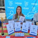 Sant Jordi 2025: Lidia Alcántara firma ejemplares de Conócete antes de morirte en la parada de la Editorial Letrame