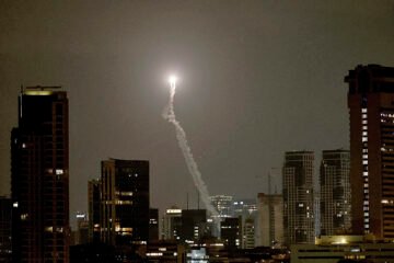 Tel Aviv, de los bombardeos egipcios a los misiles de Irak e Irán