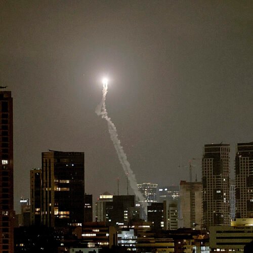 Tel Aviv, de los bombardeos egipcios a los misiles de Irak e Irán
