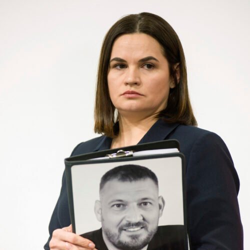 Bielorrusia libera al opositor Tijanovski tras cinco años encerrado por querer disputar la Presidencia a Alexander Lukashenko