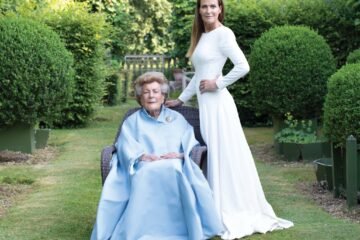 Pamela Hicks, la ‘lady’ que bailaba con la reina de Inglaterra y meditaba con Gandhi:  “No soy una leyenda”