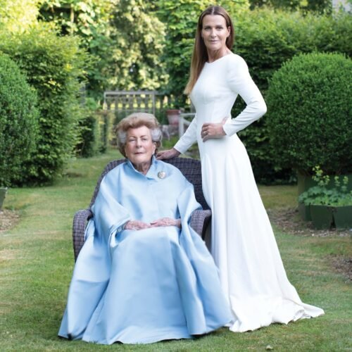 Pamela Hicks, la ‘lady’ que bailaba con la reina de Inglaterra y meditaba con Gandhi:  “No soy una leyenda”
