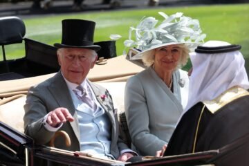 La procesión real de Carlos III y Camila y los sempiternos sombreros llamativos: el primer día del Royal Ascot, en imágenes