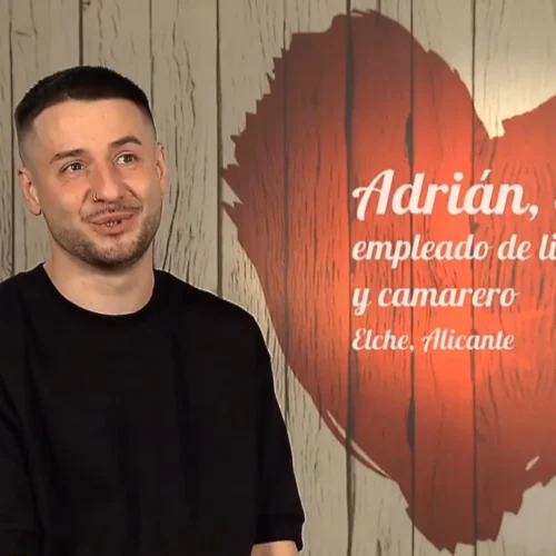 Adrián: &quot;Vengo a 'First Dates' porque mi madre quiere que tenga una pareja estable&quot;