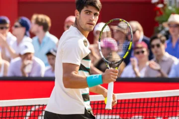 Carlos Alcaraz se deshace de Roberto Bautista y se mete en la final de Queen's