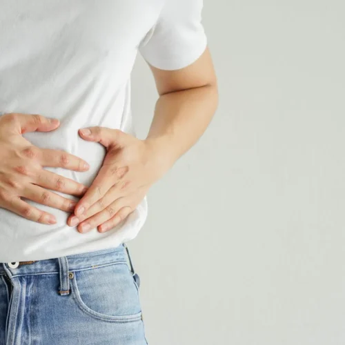 Los primeros síntomas que se manifiestan en tu cuerpo si padeces la enfermedad del hígado graso