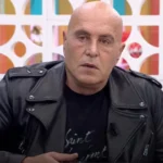 Críticas a Kiko Matamoros por su broma en la cancelación de 'La familia de la tele': &quot;Vamos a cobrar el paro con vuestros impuestos&quot;