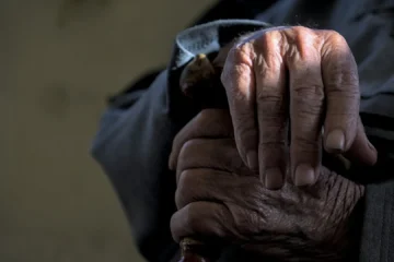 Un estudio desmiente la creencia popular: &quot;Ser despreocupado acorta la vida&quot;, según un psiquiatra