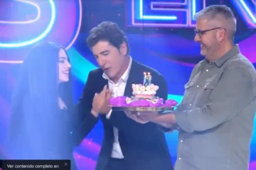 Melani García sopla las velas por su 18 cumpleaños en 'Tu cara me suena': &quot;Ya es mayor de edad&quot;