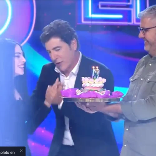 Melani García sopla las velas por su 18 cumpleaños en 'Tu cara me suena': &quot;Ya es mayor de edad&quot;