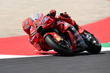 Marc Márquez firma su 'pole' 100 y un nuevo récord en el GP de Italia