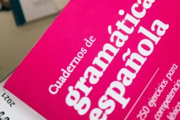 Sobre la ambigüedad de los verbos &quot;ser&quot; y &quot;estar&quot; en español