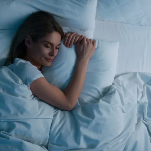 El truco japonés para dormir fresco en verano sin ventilador ni aire acondicionado