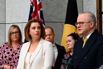 Australia prohíbe a los menores de 16 años acceder a YouTube por «causar daño social»