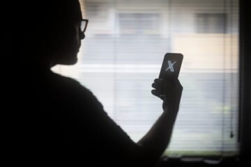 Francia investiga a la red X por si se manipuló su algoritmo para favorecer una “injerencia extranjera”