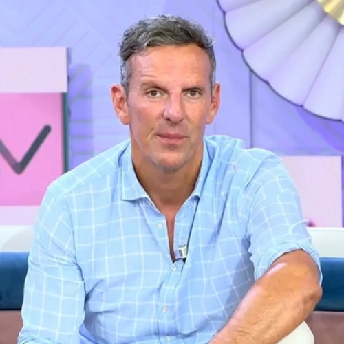 Revolución en Telecinco: Joaquín Prat deja la mañana por la tarde para su «completa transformación»