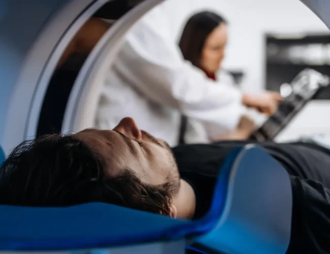 Descubren un 'reloj' que mide el envejecimiento del cerebro y que se calcula con sólo una resonancia magnética