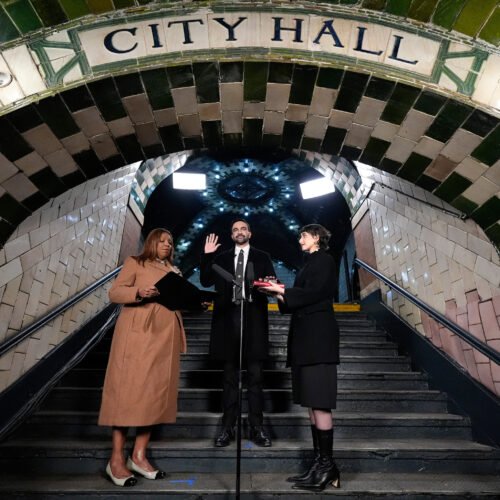 Zohran Mamdani: el alcalde socialista y musulmán asume el poder en Nueva York jurando sobre un Corán