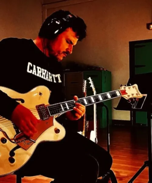 Un músico con experiencia en directo: esta es la identidad del nuevo guitarrista de La Oreja de Van Gogh