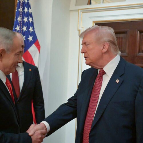 Trump dice que el presidente de Israel debería «avergonzarse» por no conceder el indulto a Netanyahu
