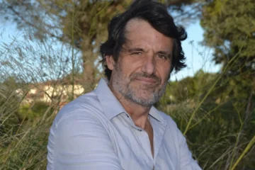 Marc Colell, ganador del Café Gijón con ‘Las crines’: «Todo libro es biográfico, no puedes eludir que la fuente eres tú»