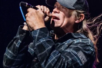 Muere a los 47 años Brad Arnold, cantante del grupo 3 Doors Down