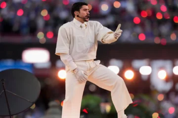 Rosalía, Lady Gaga, Residente y otros músicos elogian la actuación de Bad Bunny