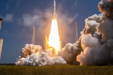 El primer ‘Ariane 6’ de cuatro motores: por qué es importante para Europa el lanzamiento de los satélites de Amazon