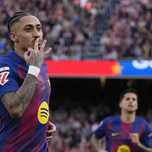 El Barça le hace una ‘manita’ al Sevilla en una fiesta liderada por Raphinha