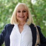 Raffaella Carrà adoptó como hijo a su secretario para que se hiciese cargo de sus obras benéficas