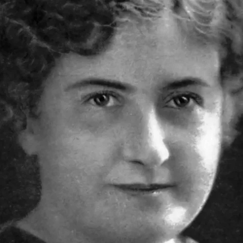 María Montessori: «Facilitar las cosas al niño sin necesidad, en lugar de ayudarle, solo sirve para estancarlo»