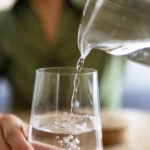 David Mateo, experto en nutrición: «Bebe agua a sorbos, si la bebes de golpe tu cuerpo la elimina antes de aprovecharla»