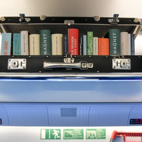 Los 12 libros que tienes que meter en la maleta esta Semana Santa: de Mariana Enríquez a John Banville