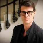 Uri Sabat convierte su pódcast en un libro para alcanzar la vida plena: «El éxito, para mí, es la antesala de la felicidad»