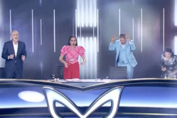 La doble sorpresa en ‘Mask Singer’ con la «pareja» más famosa de Antena 3 bajo Chanclas: «¡Es superoriginal!»