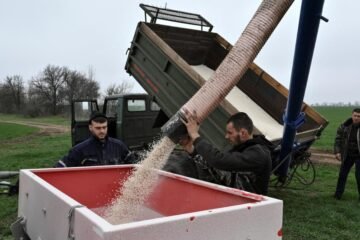 Desde la compra de Israel del cereal robado de Ucrania a Rusia (el gran aliado de Irán ) a la dependencia europea del petroleo árabe… después de tanta transición verde