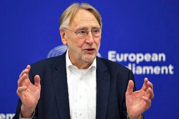 Bernd Lange (Comisión de Comercio Internacional de la Eurocámara): «Realmente dependemos del comercio externo: Europa se juega un 50,4% de su PIB»