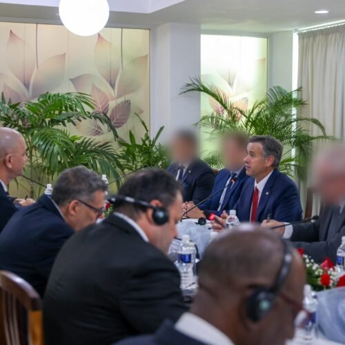 El director de la CIA se lo deja claro a los Castro: «Máxima presión» con vía de escape