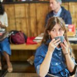 Menos copas y más café de especialidad: la Generación Z redefine el consumo y reconfigura el negocio de la hostelería