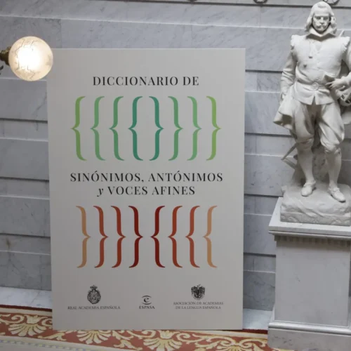 El director de la RAE presenta el primer diccionario de sinónimos y antónimos de su historia: «Hay que hacer claro el lenguaje»