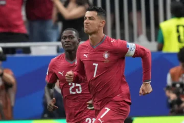 Cristiano, más histórico: doblete a Uzbekistán para ser el primer futbolista que marca en seis Mundiales