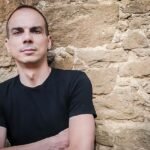 ‘Aló Verano’ con… Alberto Conejero: «¿Sería posible reservar mesa en un café inefable con Safo, García Lorca, Tennessee Williams y Lola Flores»