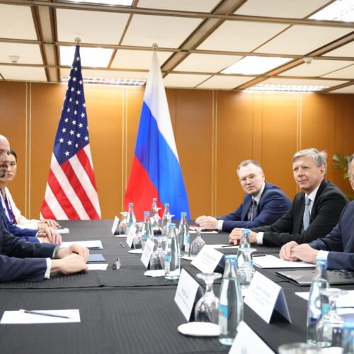 Rubio y Lavrov escenifican en Manila un diálogo mínimo mientras la guerra de Ucrania sigue bloqueando cualquier deshielo entre Washington y Moscú