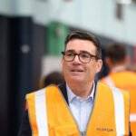 Andy Burnham pone a los laboristas al frente de las encuestas del Reino Unido en solo una semana