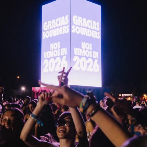 El Arenal Sound da inicio este jueves a sus cuatro jornadas de música urbana, atento ante el cercano incendio en Vall d’Uixó