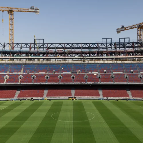 Primer accidente mortal en las obras del nuevo Camp Nou: muere un operario al recibir un golpe